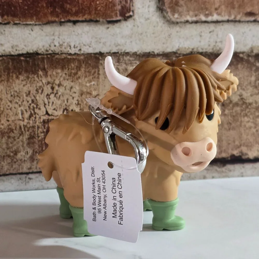 Bath & Body Works Pocketbac Hand Sanitizer Gel Holder Highland Cow - NWT - Picture 2 of 4